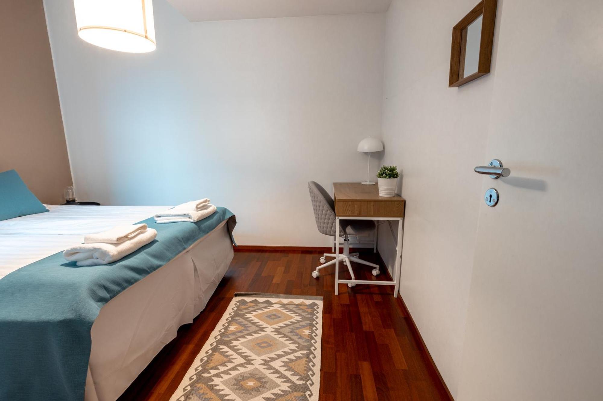 Huoneisto 2ndhomes Luxurious Kamppi Center 2br With Sauna & Balcony *